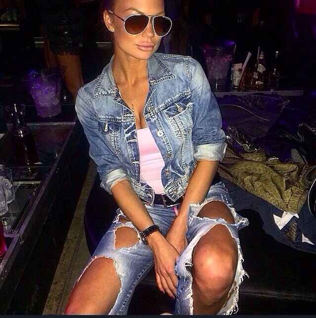 💋
Обладаю опытом и нежностью, которые помогут нам насладиться нашими энергичными встречами. Живу в Москве и предлагаю тебе волшебный выход из серых будней в мир блаженства и релаксации.
Мои услуги разнообразны и удовлетворят твои самые тайные фантазии. Я озорная и открыта для экспериментов, готова порадовать тебя своими нежными ласками и захватывающими играми. Мое фото гарантирует, что взгляд на меня возбудит тебя и подарит самые яркие ощущения.
Отзывы моих довольных клиентов говорят сами за себя - я настоящая профессионалка своего дела, которая старается создать расслабляющую и страстную атмосферу. Обещаю тебе незабываемый опыт и приятное общение.
Не теряй времени зря, позвони мне прямо сейчас и я окуну тебя в мир истинного наслаждения. Жду тебя, мой прекрасный кавалер! 💋🔥 Рая